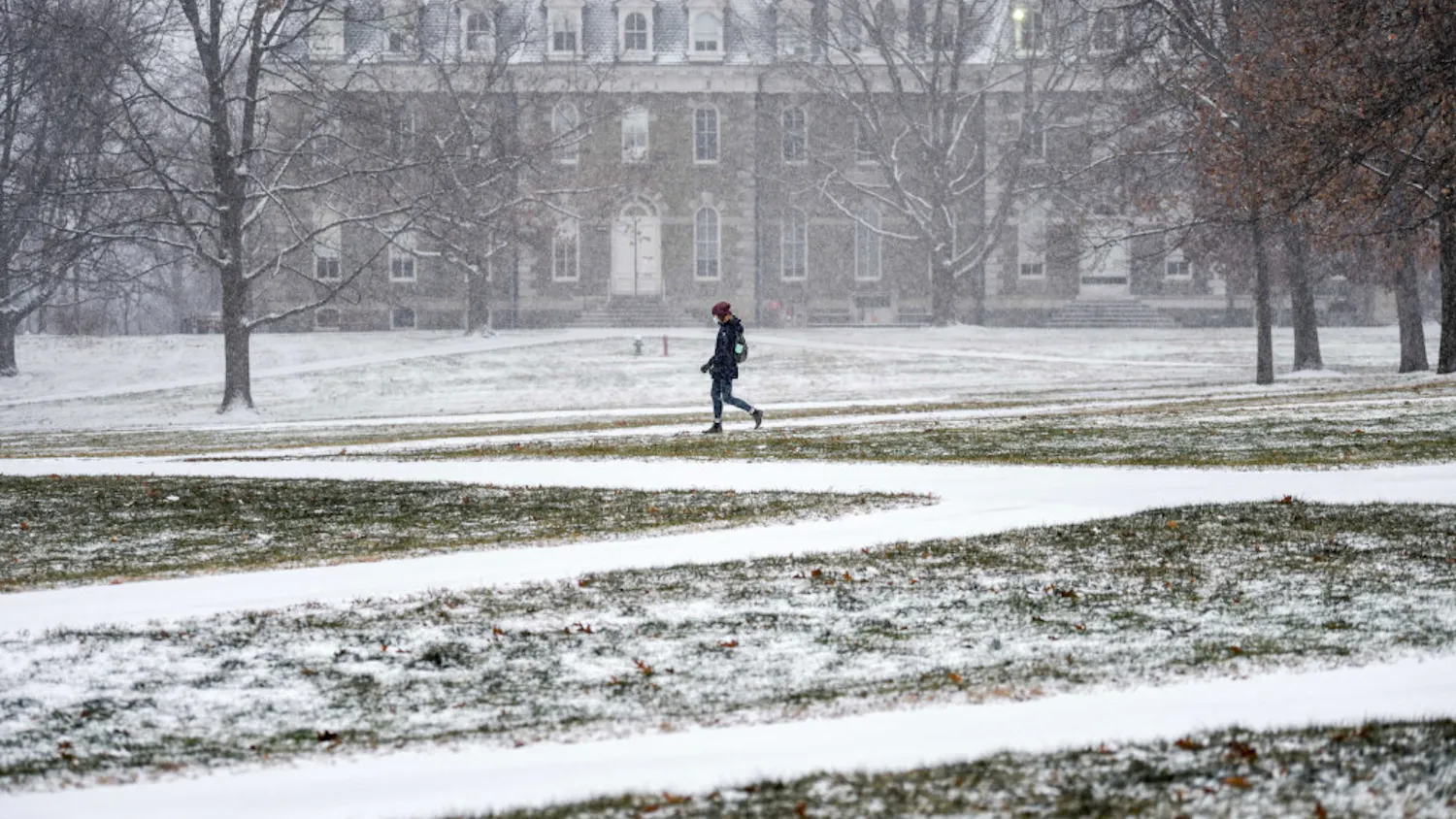 Pg-3-Winter-Session-BW-by-Boris-Tsang-Sun-File-Photo-scaled