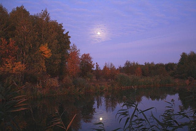 Autumn_evening_on_the_river_Donec_-_panoramio