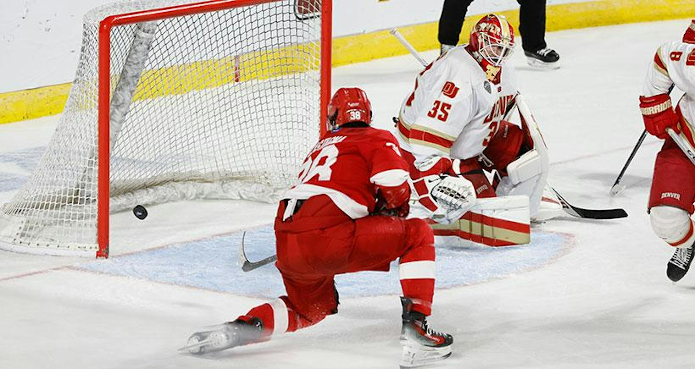 776122210RG1754_CORN_DEN