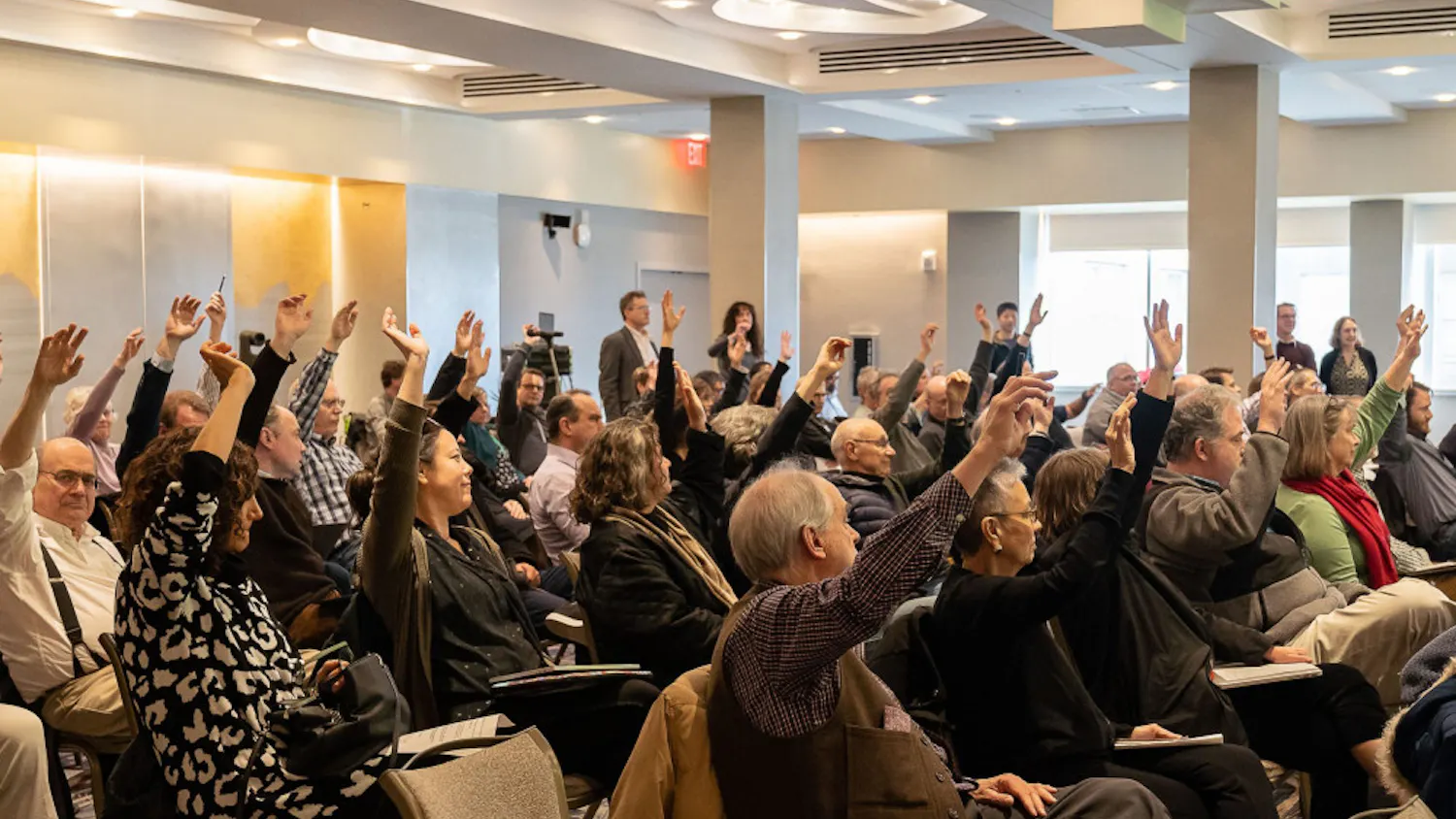 Pic-5-pg-3-faculty-senate-Ashley-He-Sun-Staff-Photographer-scaled