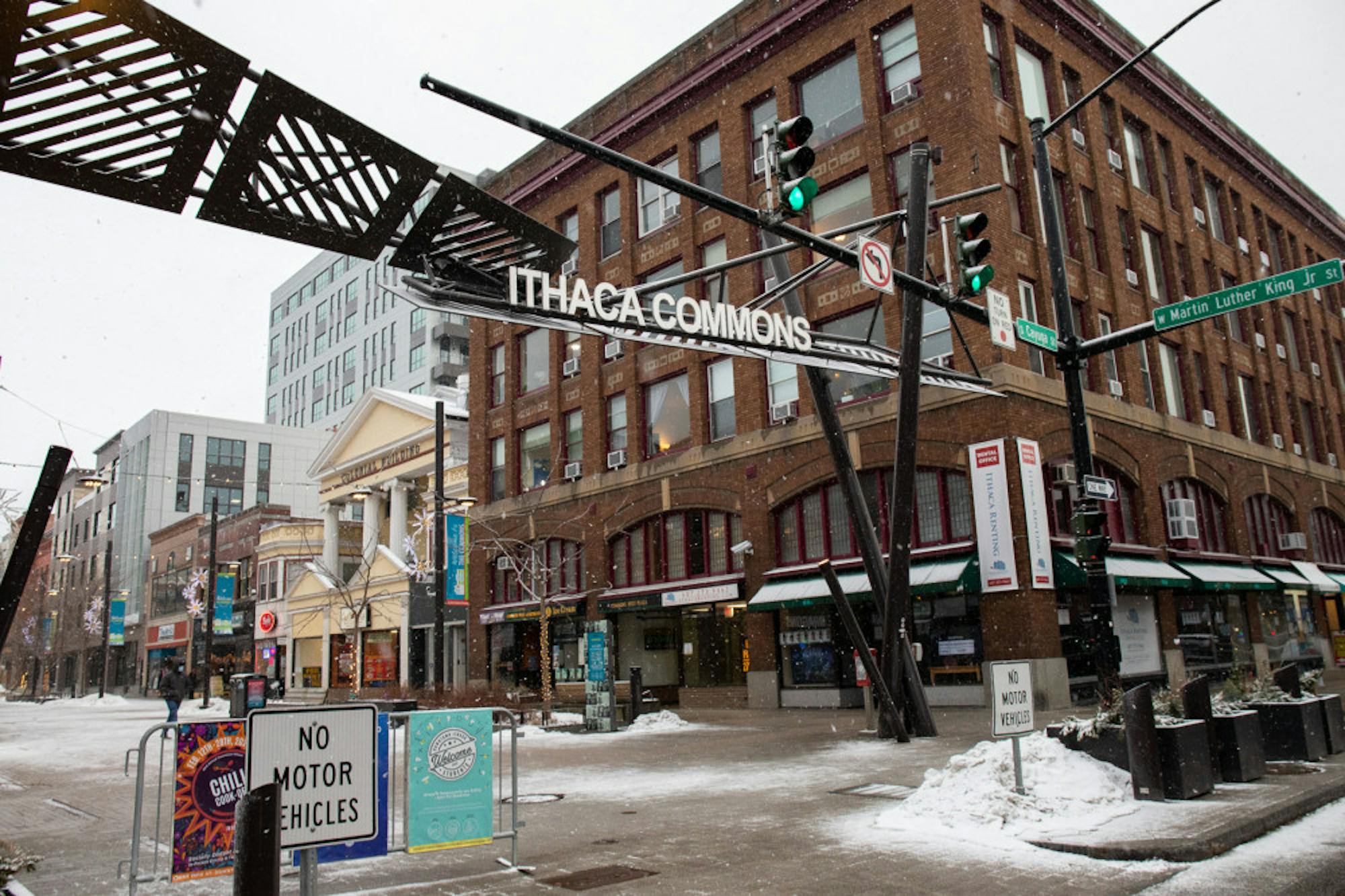 Autumn-Leaf-Books-by-Julia-Nagel-Photo-Editor