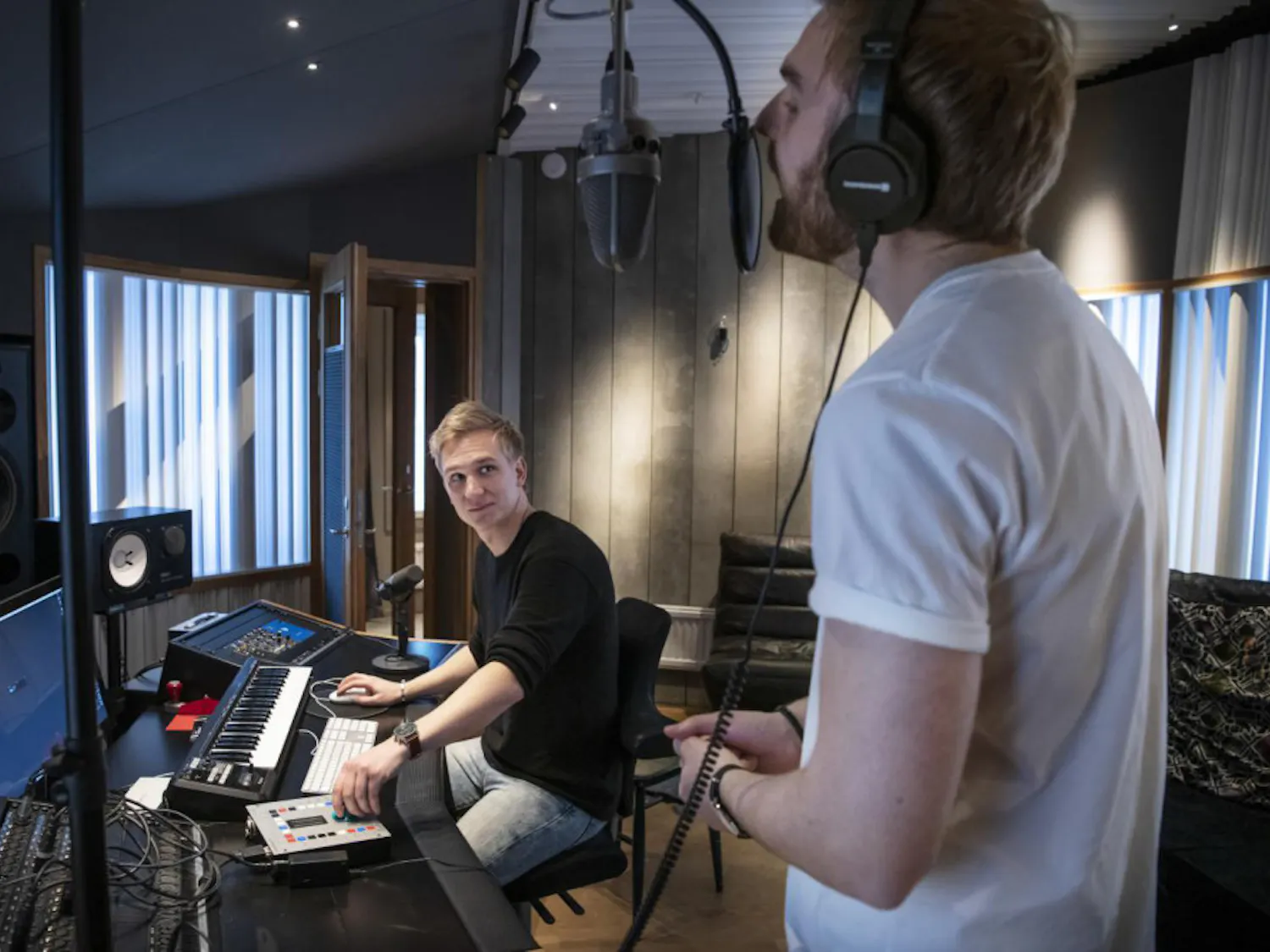 Avicci2