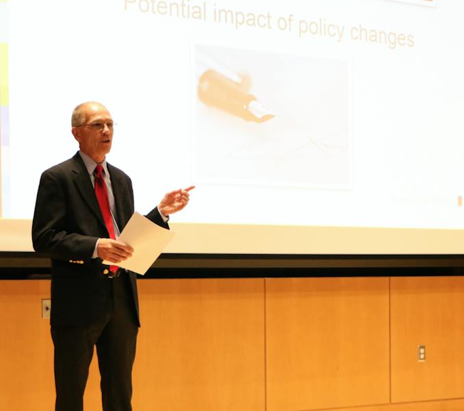 Law Professor Addresses Flaws, Evolution of U.S. Immigration Policy ...