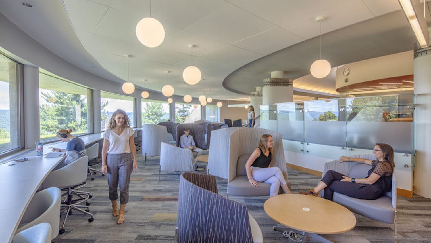 CU_Uris_CocktailLounge_02_Feature-846x564