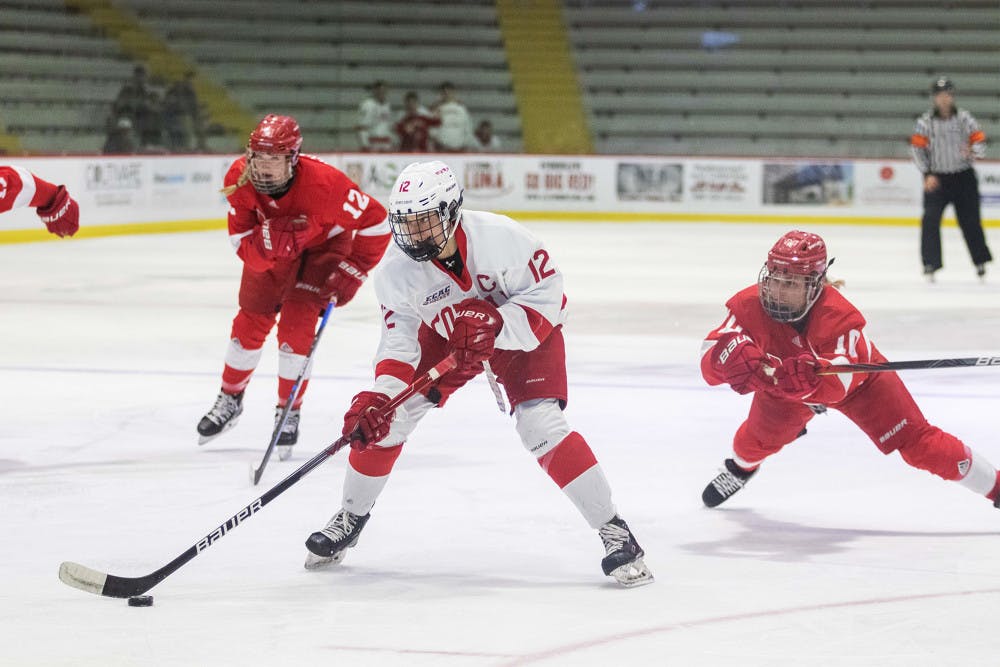 Womens-Ice-hockey-by-Jason-Wu