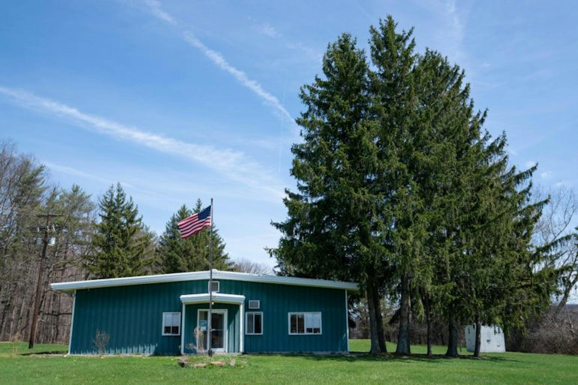 The Dyce Bee Lab is about a ten minute drive from central campus.