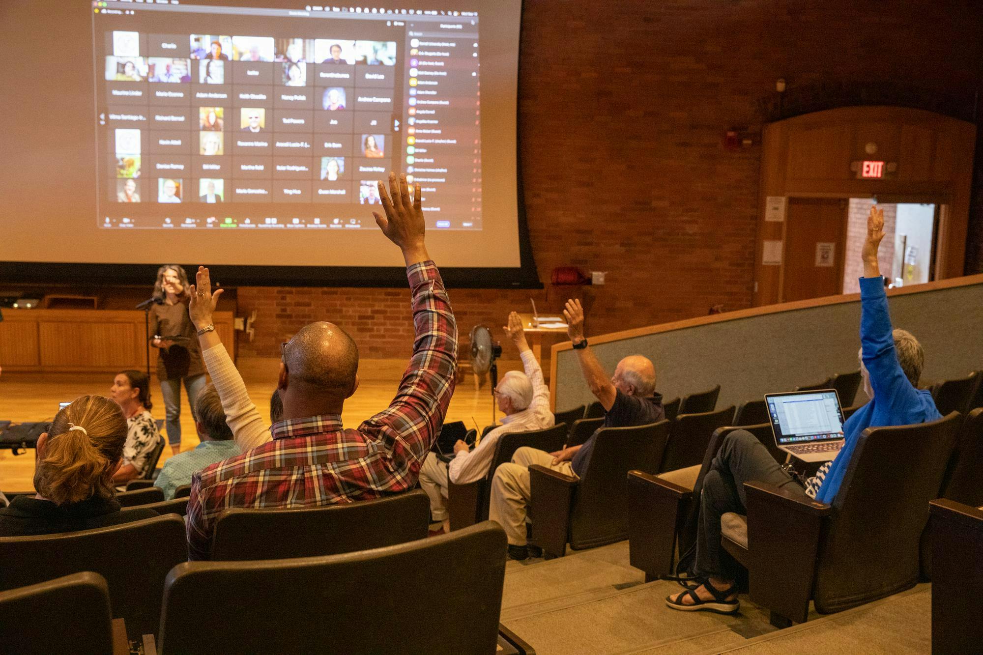 ‘There is No Dialogue’: Faculty Senate’s Temporary Suspension Resolution Delayed by Passage of Rare Subsidary Motion