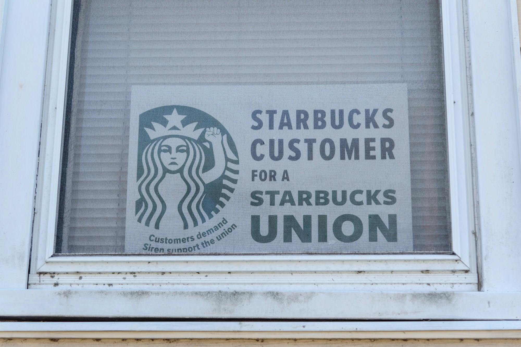 Starbucks-Unionizing-by-Ming-DeMers-Staff-Photographer