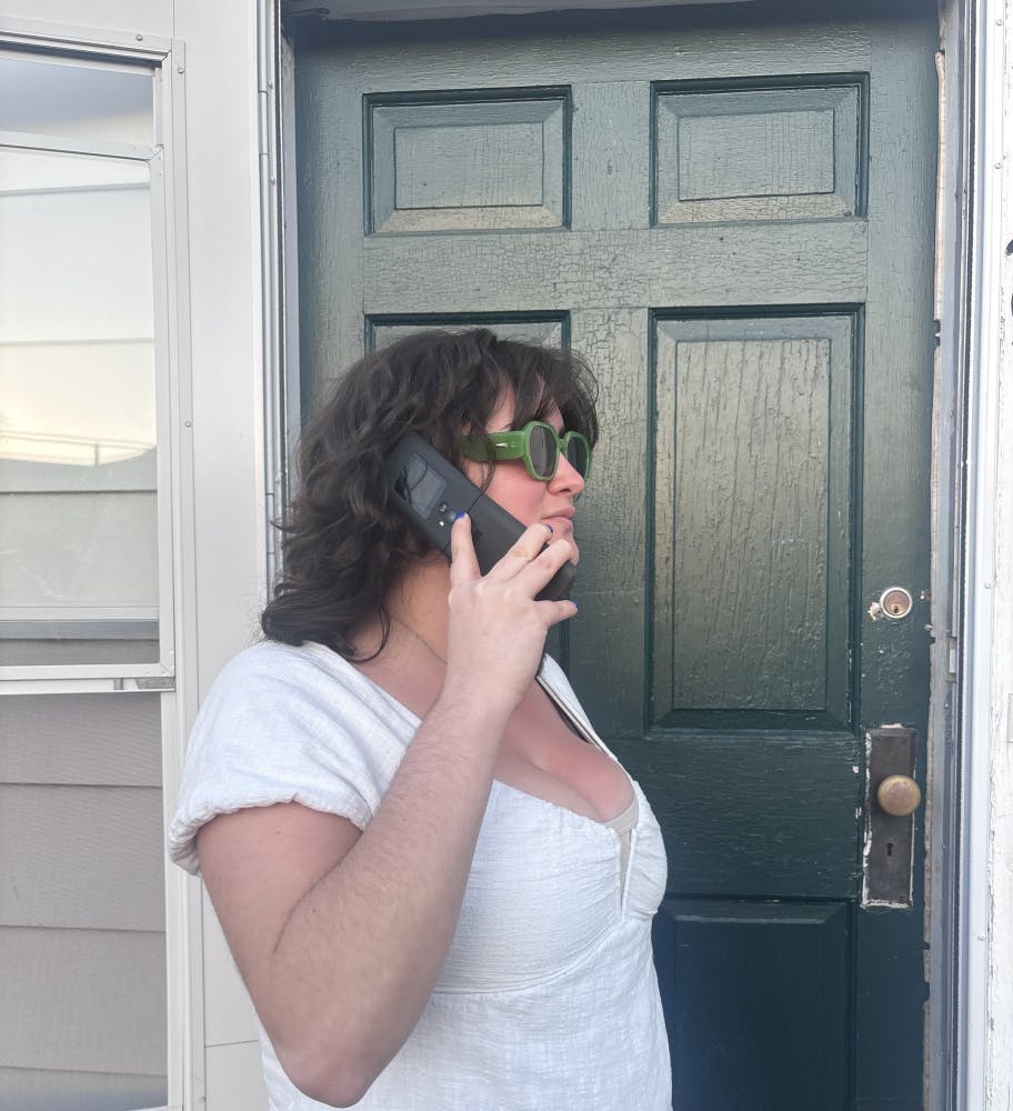 Caitlin-Flip-Phone-Article-Pic