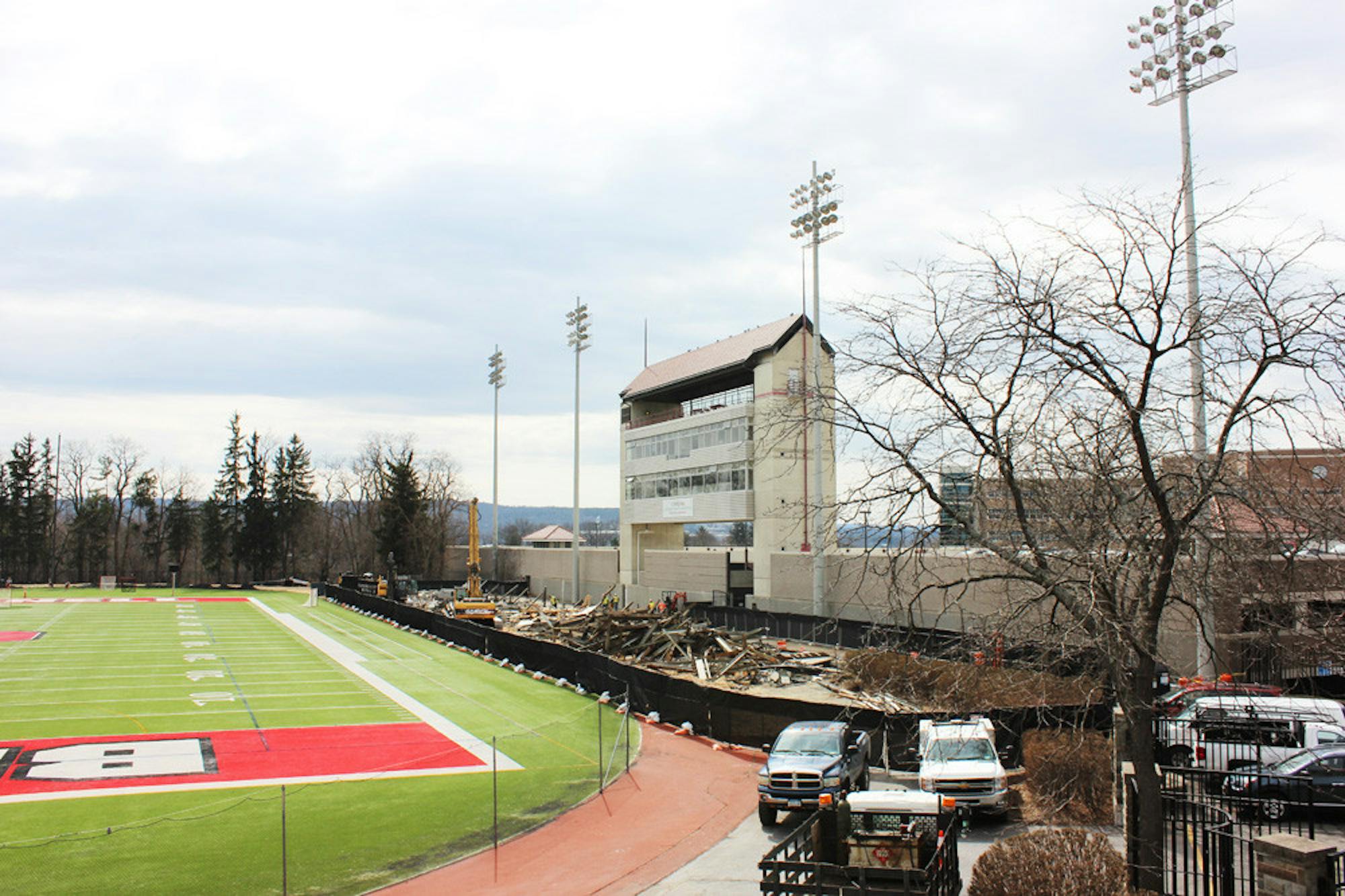 Pg-3-Schoelkopf-Stands-by-Brittney-Chew-Assistant-Photo-Editor