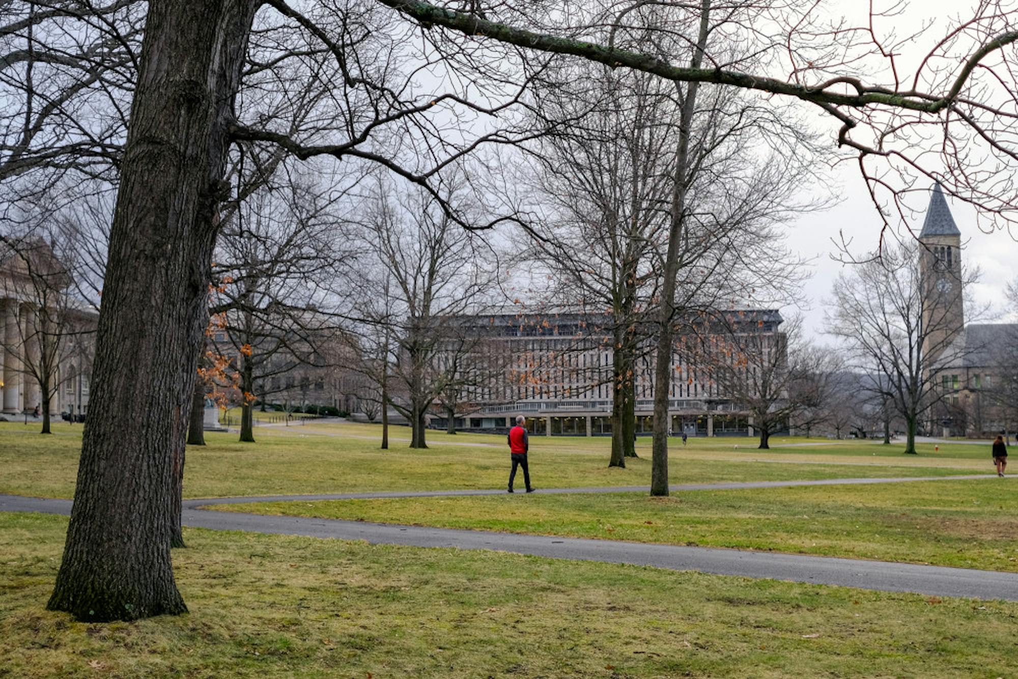 Arts-Quad-Candid-by-Lennox-Cao-Staff-Photographer