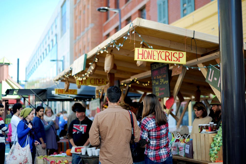 Pg-1-Apple-Fest-Candid-by-Brittney-Chew-News-Photo-Editor