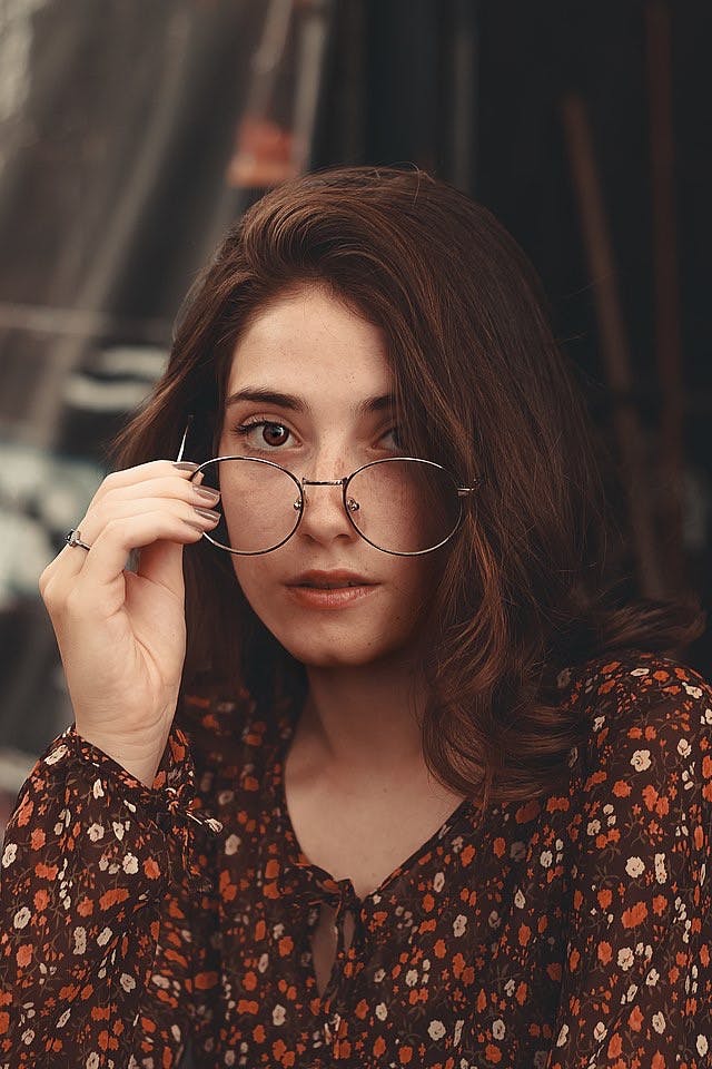 Woman_in_Eyeglasses_9