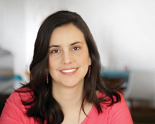 Veronica-Mendoza-lo-que-no-te-mata-te-hace-mas-fuerte