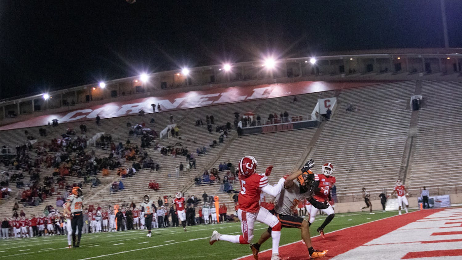 Pg-8-Fall-Sports-by-Jason-Wu-Assistant-Photo-Editor