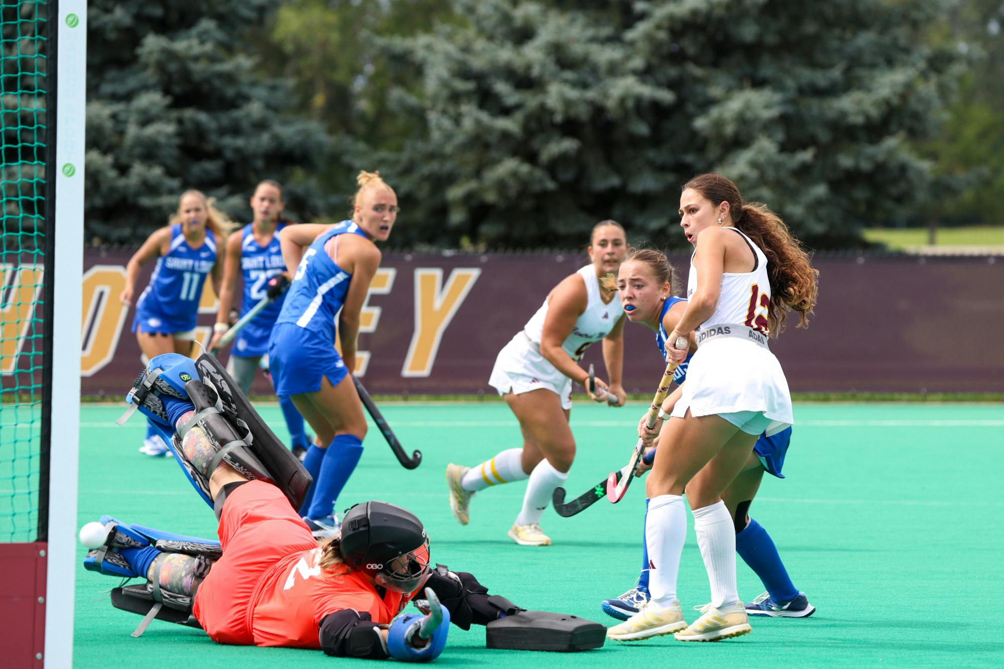 d_fieldhockeyvSaintlouis_photo_9-13-26-7.jpg