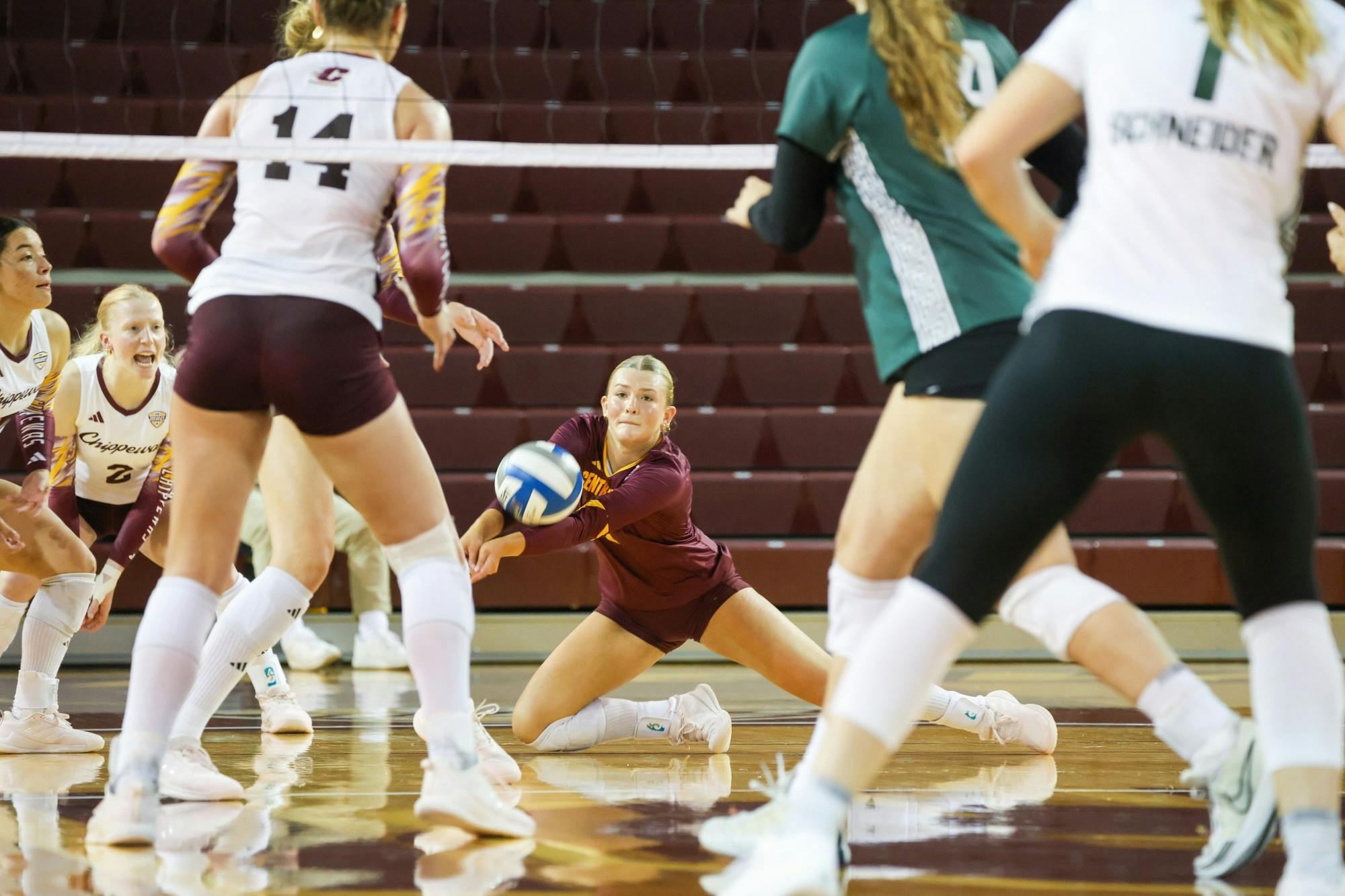 d_vballvismsu_photo_9-5-26-6.jpg
