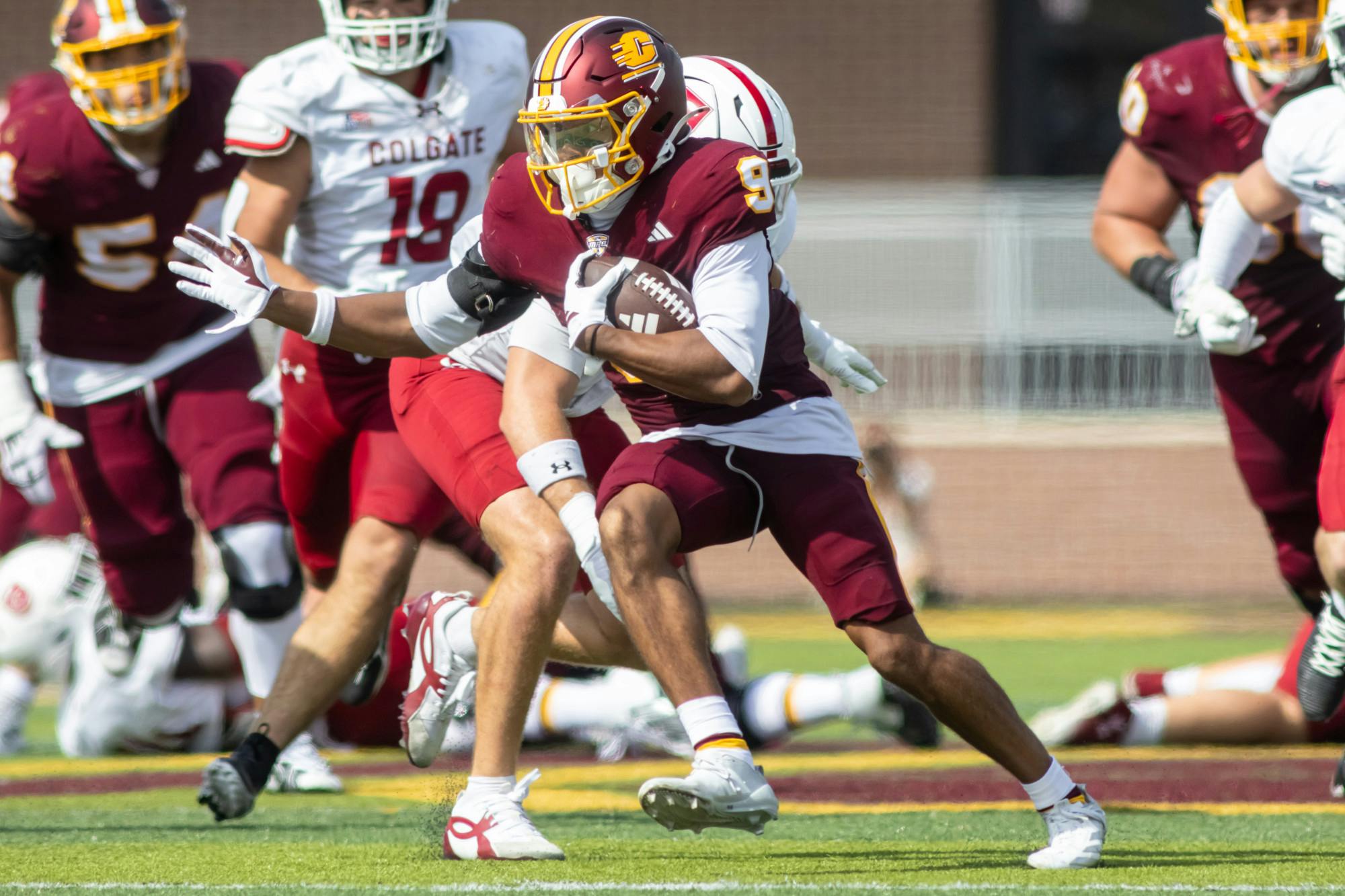 d_colegatevcmufootball_photo_action_9-12-26_5.jpg