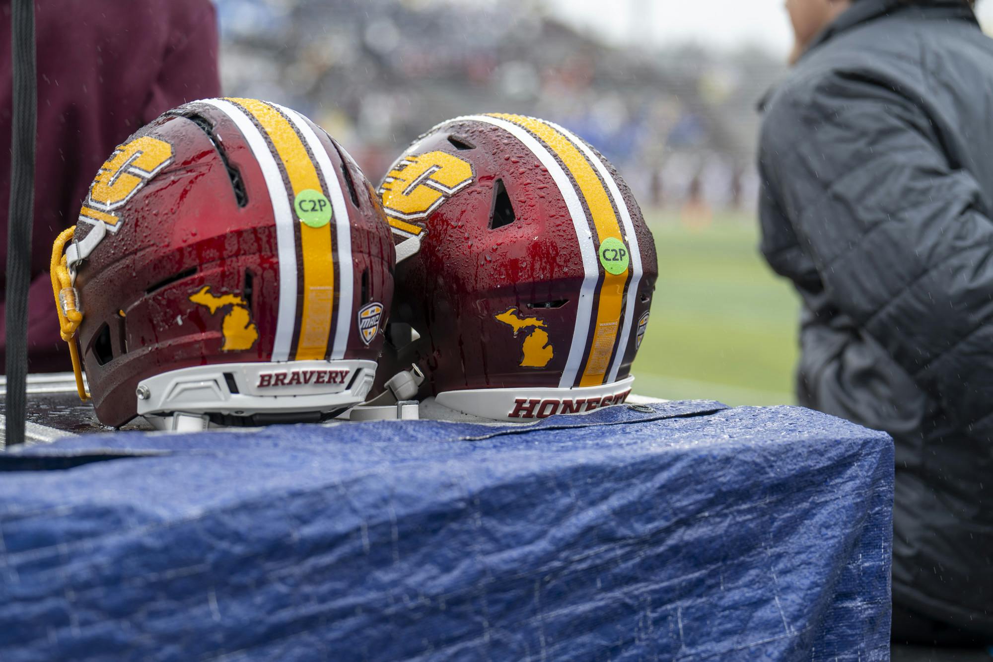 d_photo_footballvswyoming-feature_9-19-26_4.jpg