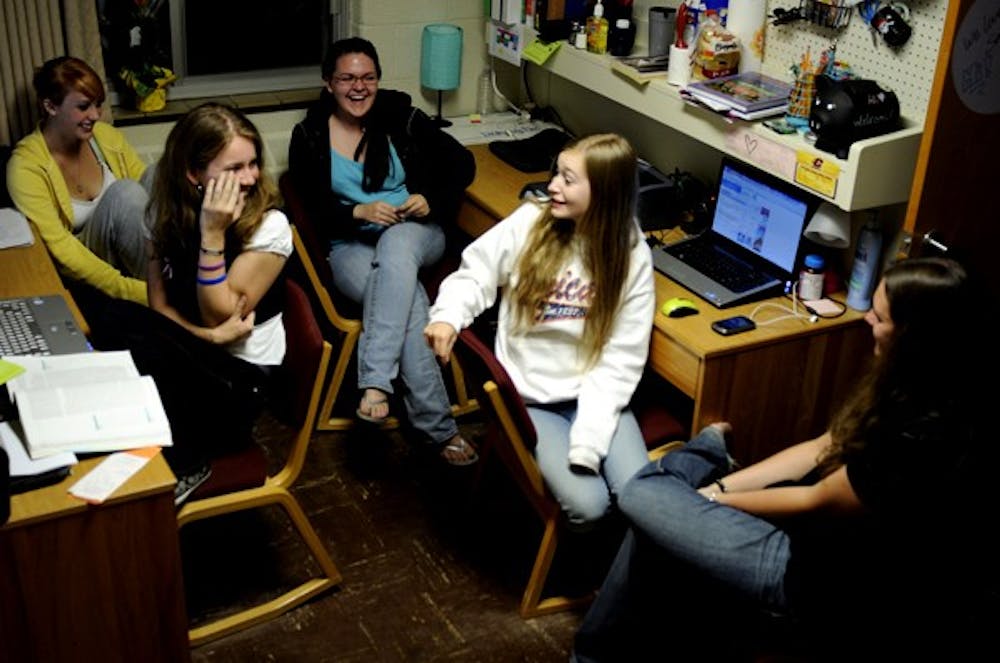vgz-fivegirlsdorm-02