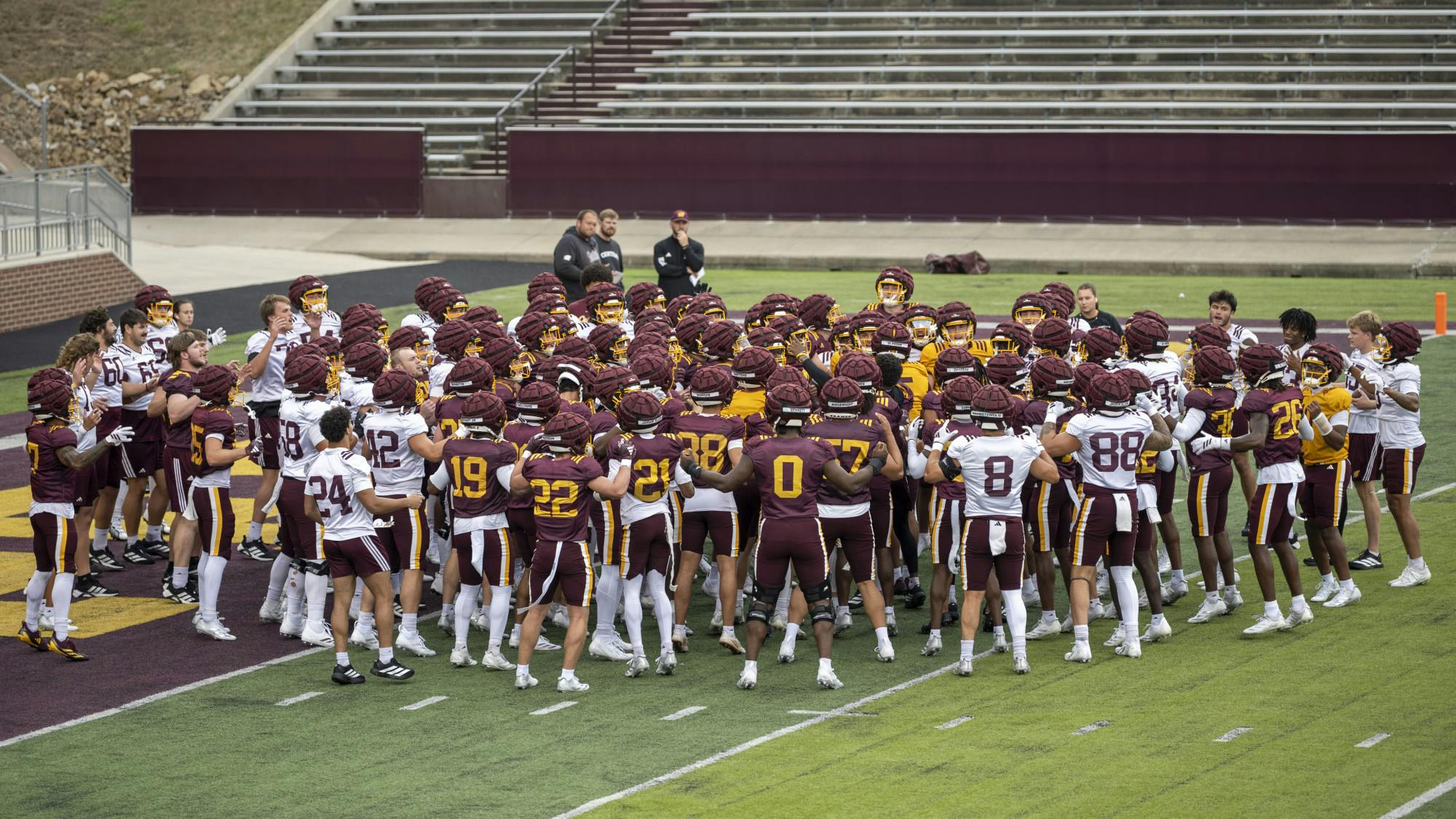 d_cmufootballscrimmage_photo_08-21-26-2.jpg