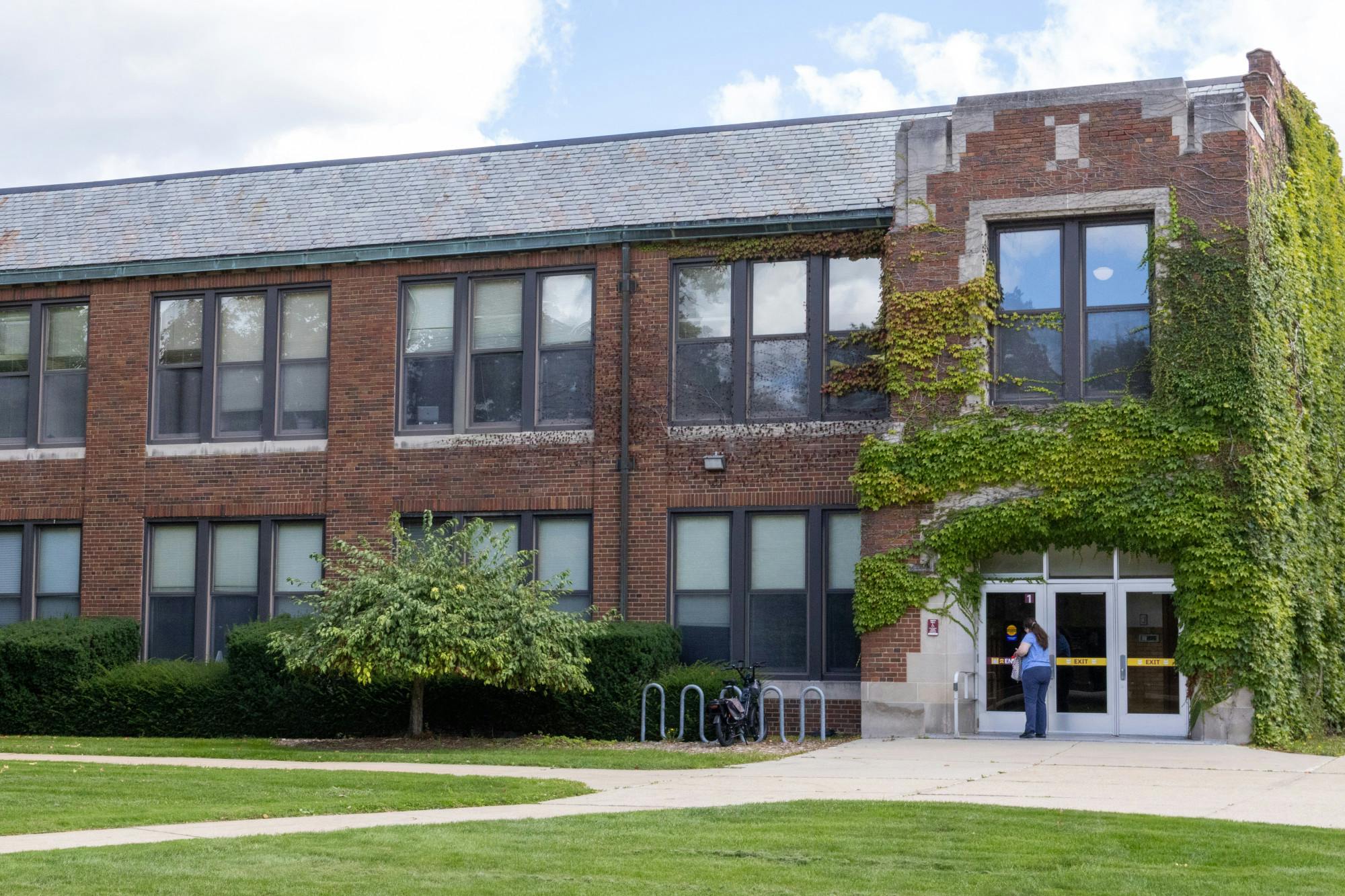 d_SmithHall_photo_09-23-26_-4.jpg
