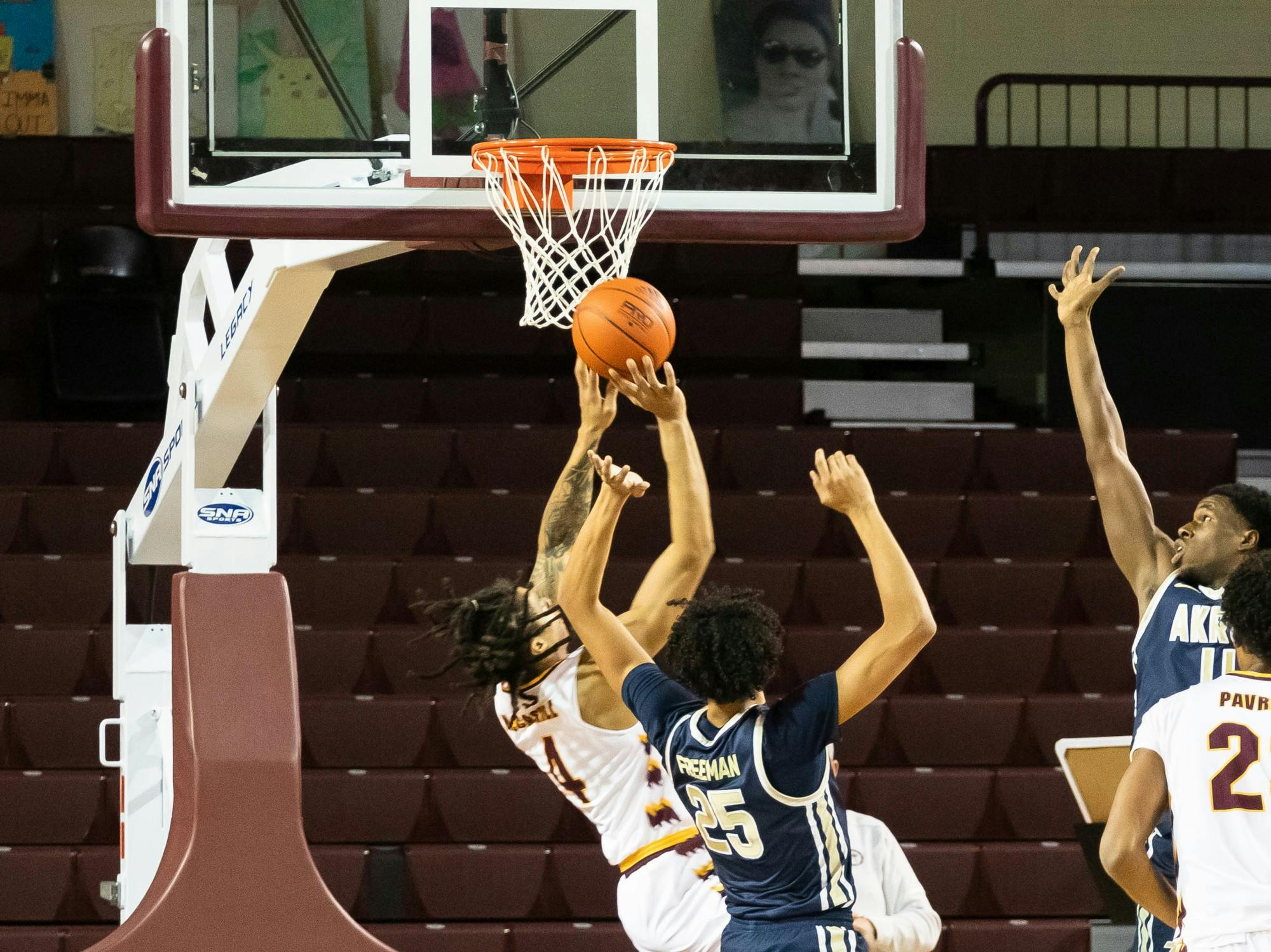 Central Michigan Life - GALLERY: Men's Basketball Vs Akron