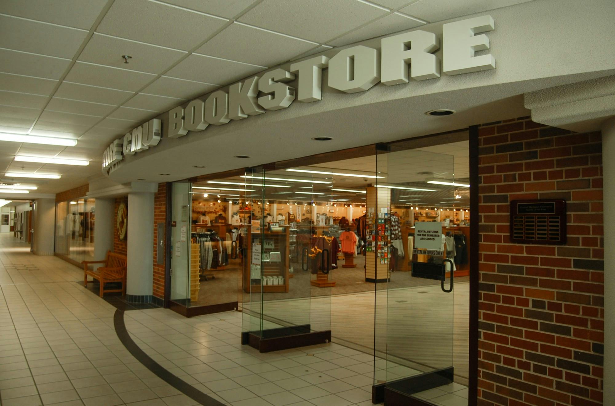 d_bookstore_09292022_photo