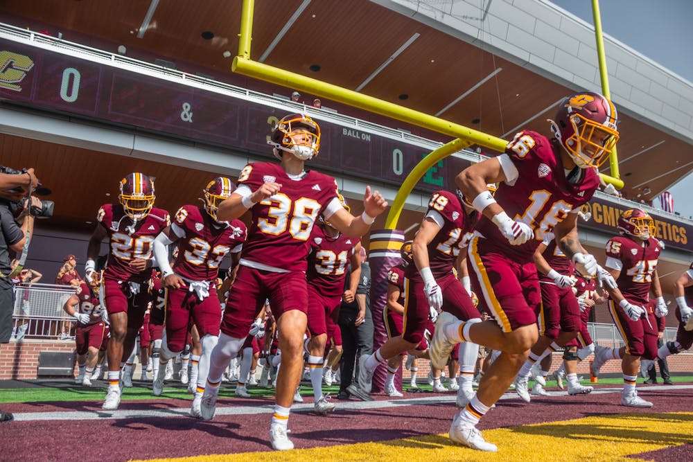 d_emuvcmufootball_action_9-27-25_1