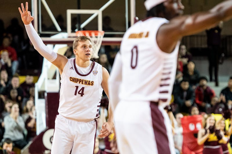 Central Michigan Life David DiLeo, Dallas shine as Central