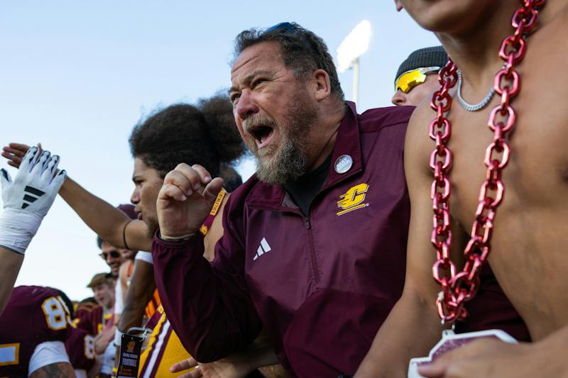 Football vs Akron Feature