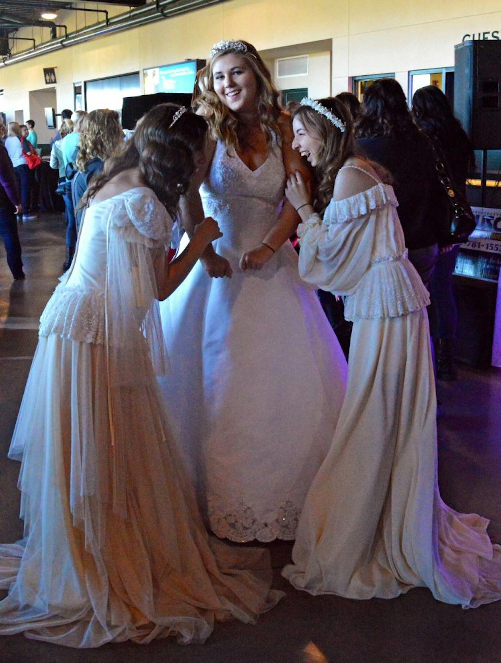 2015_1115_bridalshow_ml001_copy