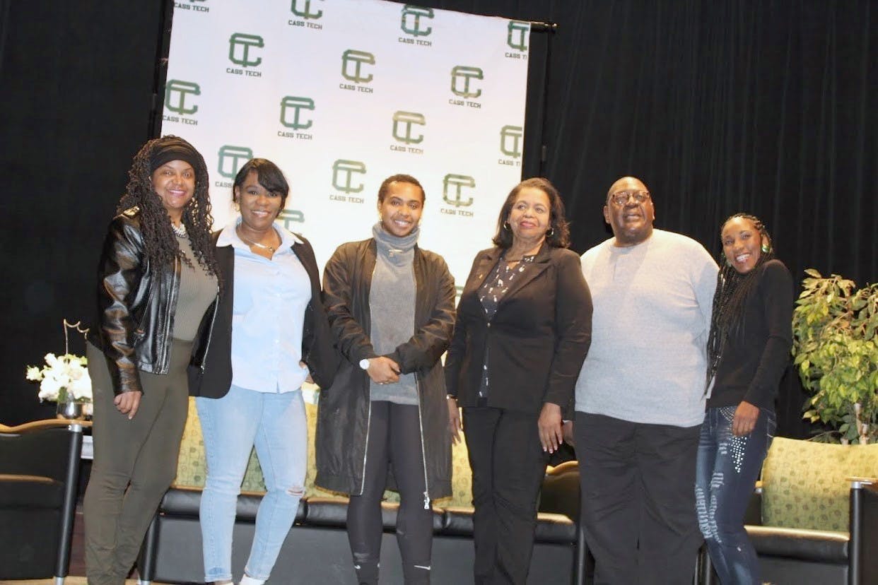 From left to right: Terri Berry, Naytarsha Carrero-Berry, BreAnn White, Raynetta Manees, Alex Kimbrough, Monique Bryant. Photo by Ayanna Hunt.