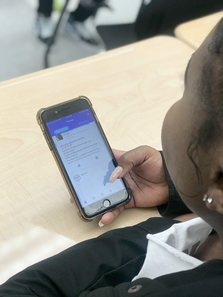 While smartphones in the classroom can be viewed as a distraction, there are many educational apps that helps teachers and students.