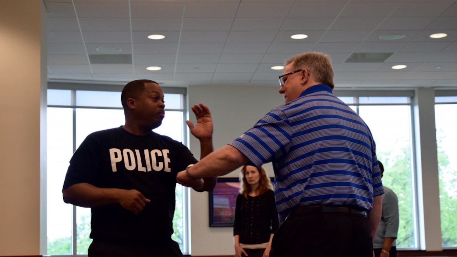 U of M holds seminar to demonstrate self-defense