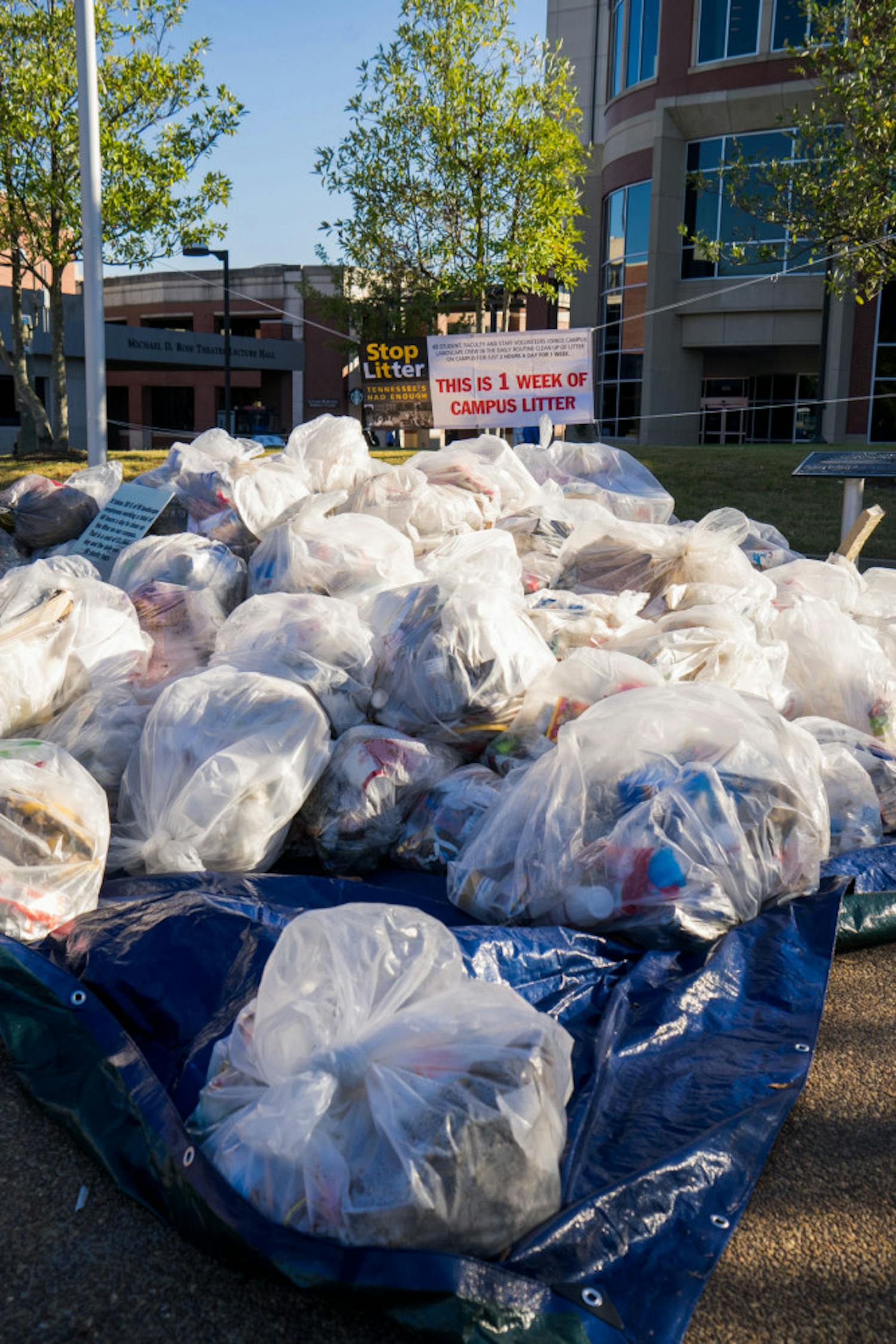 Bags of Trash shows one week of liter
