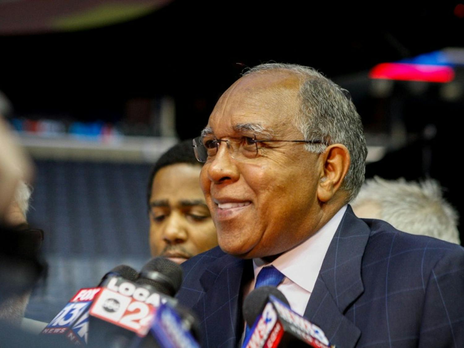 Smith introduced as U of M basketball coach