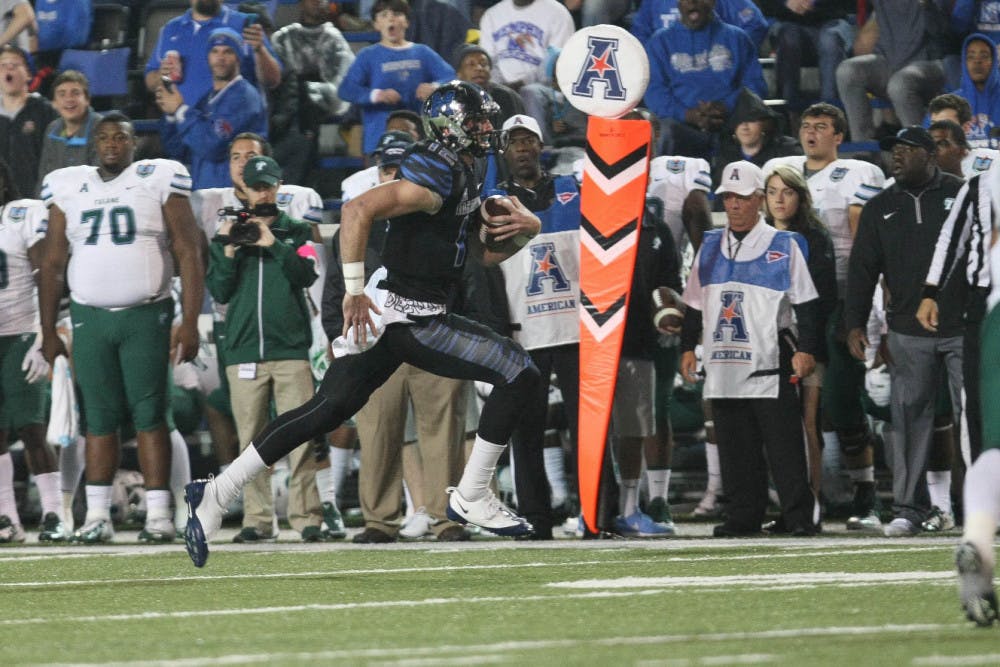<p>Memphis quarterback Paxton Lynch showed his ability to rush the ball well last Saturday against Tulane. He rushed for 43 yards on seven carries in the Tigers’ 41-13 victory.&nbsp;</p>
