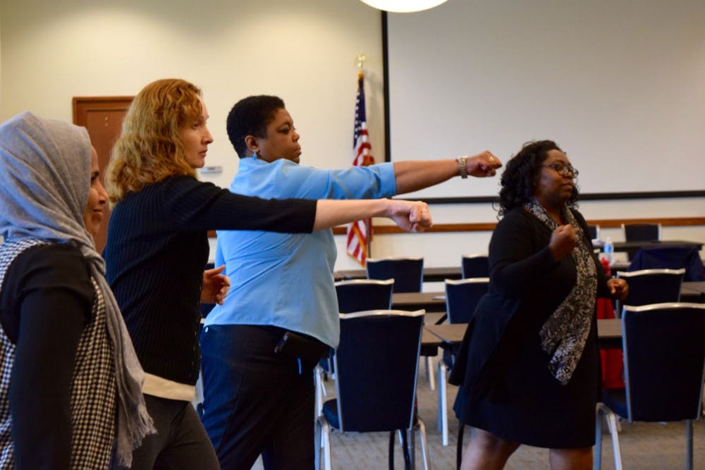 U of M holds seminar to demonstrate self-defense