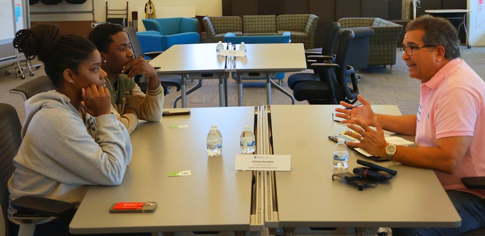 <p>Entrepreneur Johnny Lervolino speaks directly with University of Memphis students during the event.<br/></p>