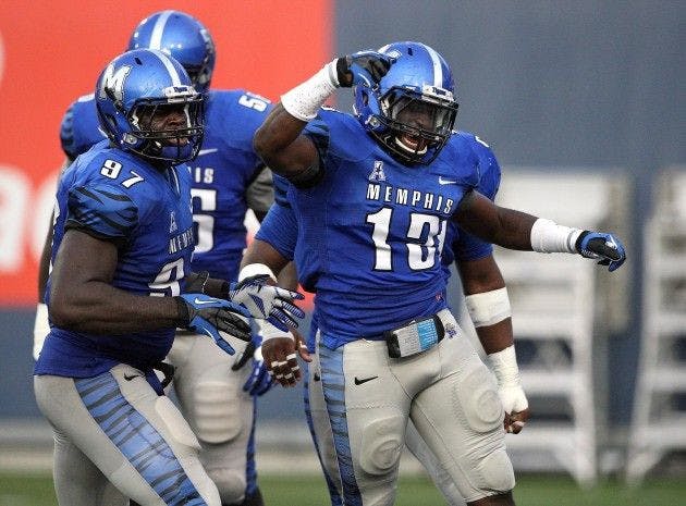 Tigers football team fights weather, inexperience during spring practice