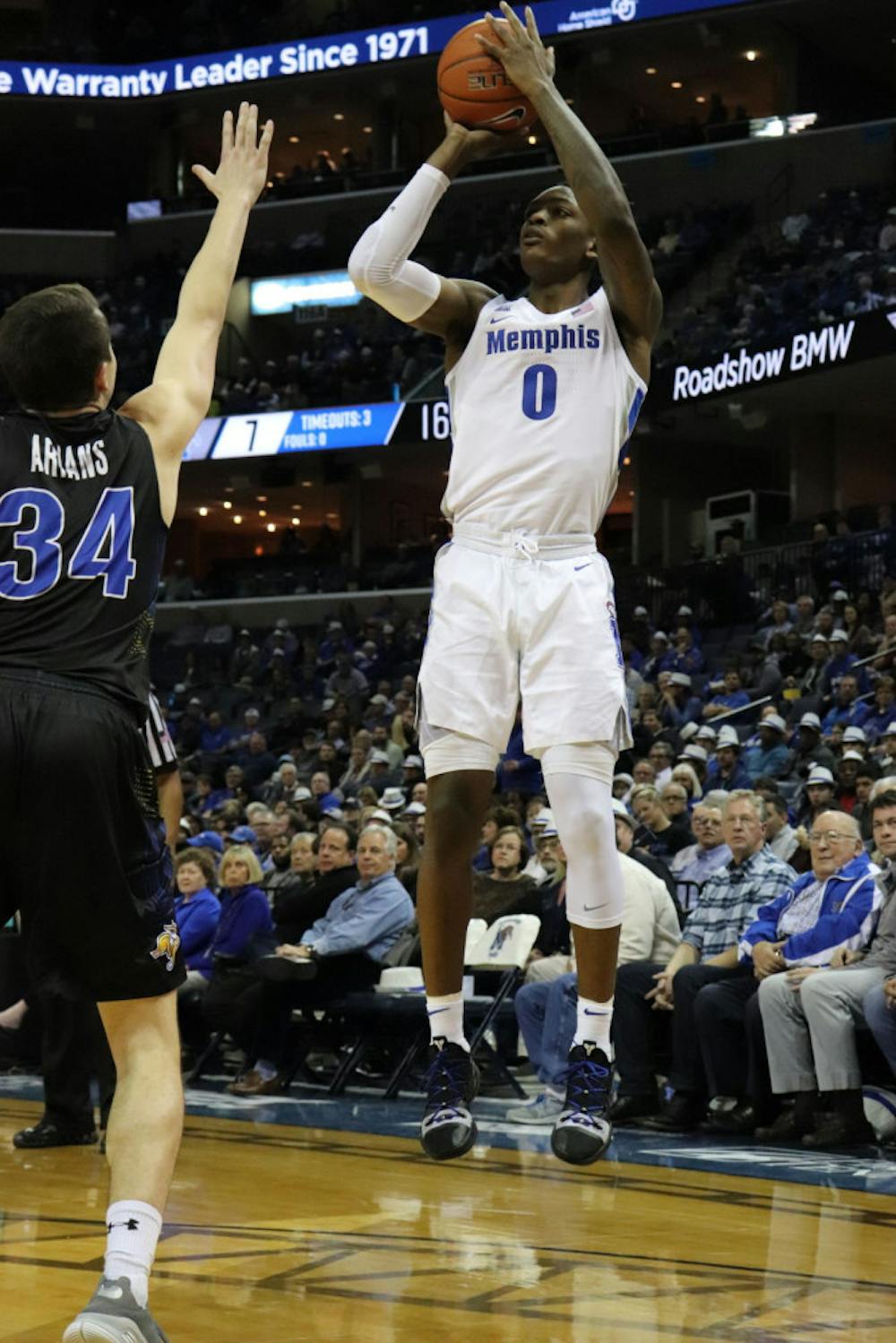 <p>Kyvon Davenport pulls up mid-range jump shot early in the first half against South Dakota State. Davenport ended the game with five points and five rebounds&nbsp;</p>