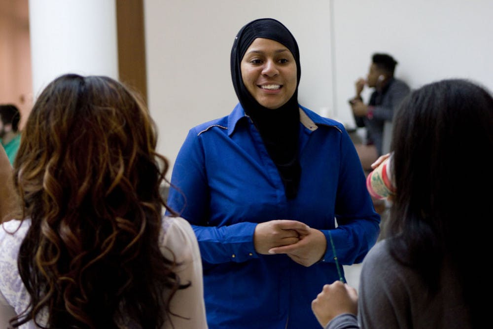 <p class="p1"><strong>Noor Taylor explains to University of Memphis students that, contrary to popular belief, the hijab is worn as a choice by Islamic women to show religious commitment, not because they are forced to.&nbsp;</strong></p>