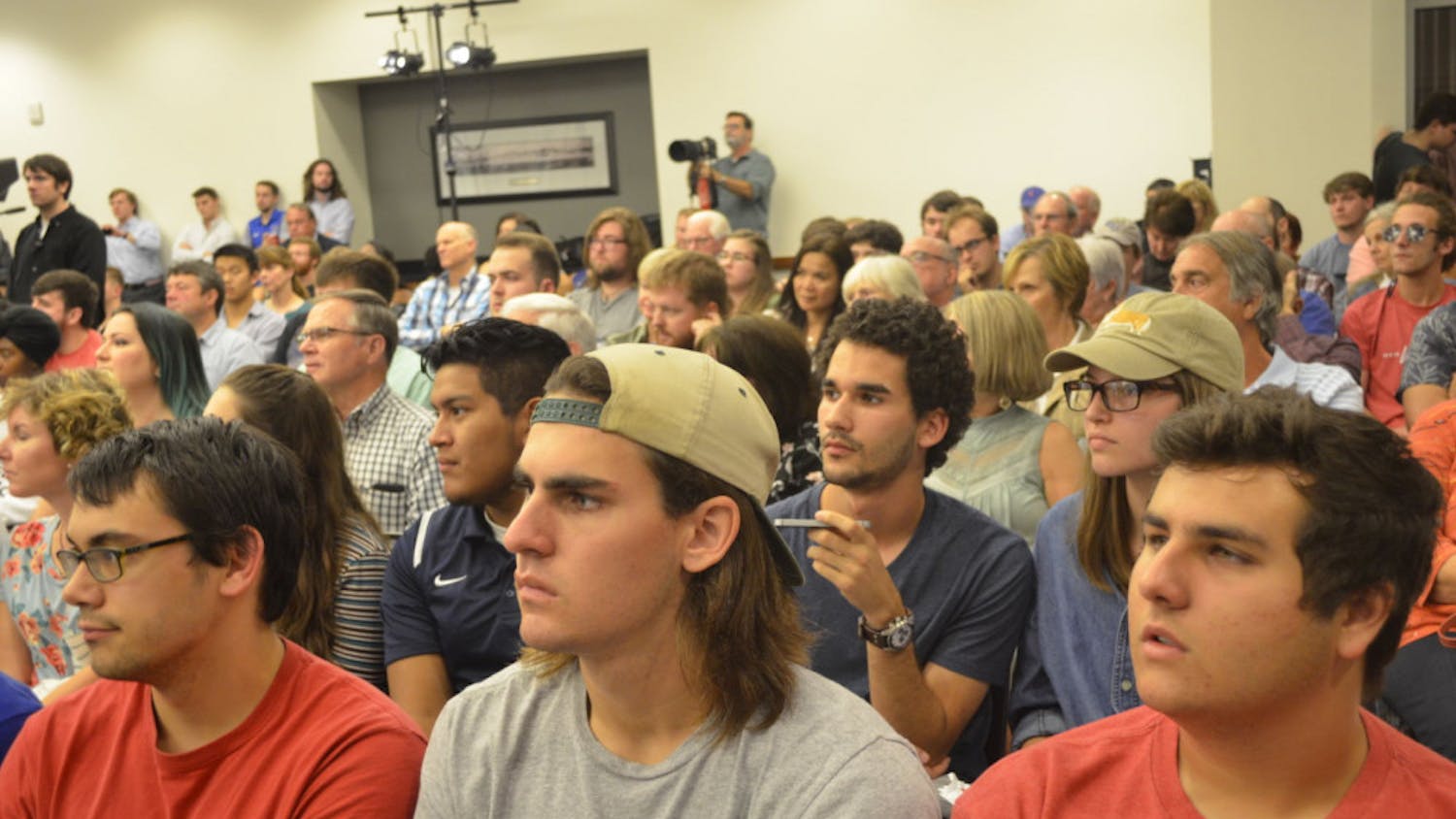 D'Souza crowd _DSC0751.JPG