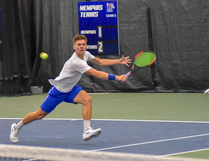 Men’s tennis splits pair of home matches, after heartbreaking loss to LSU