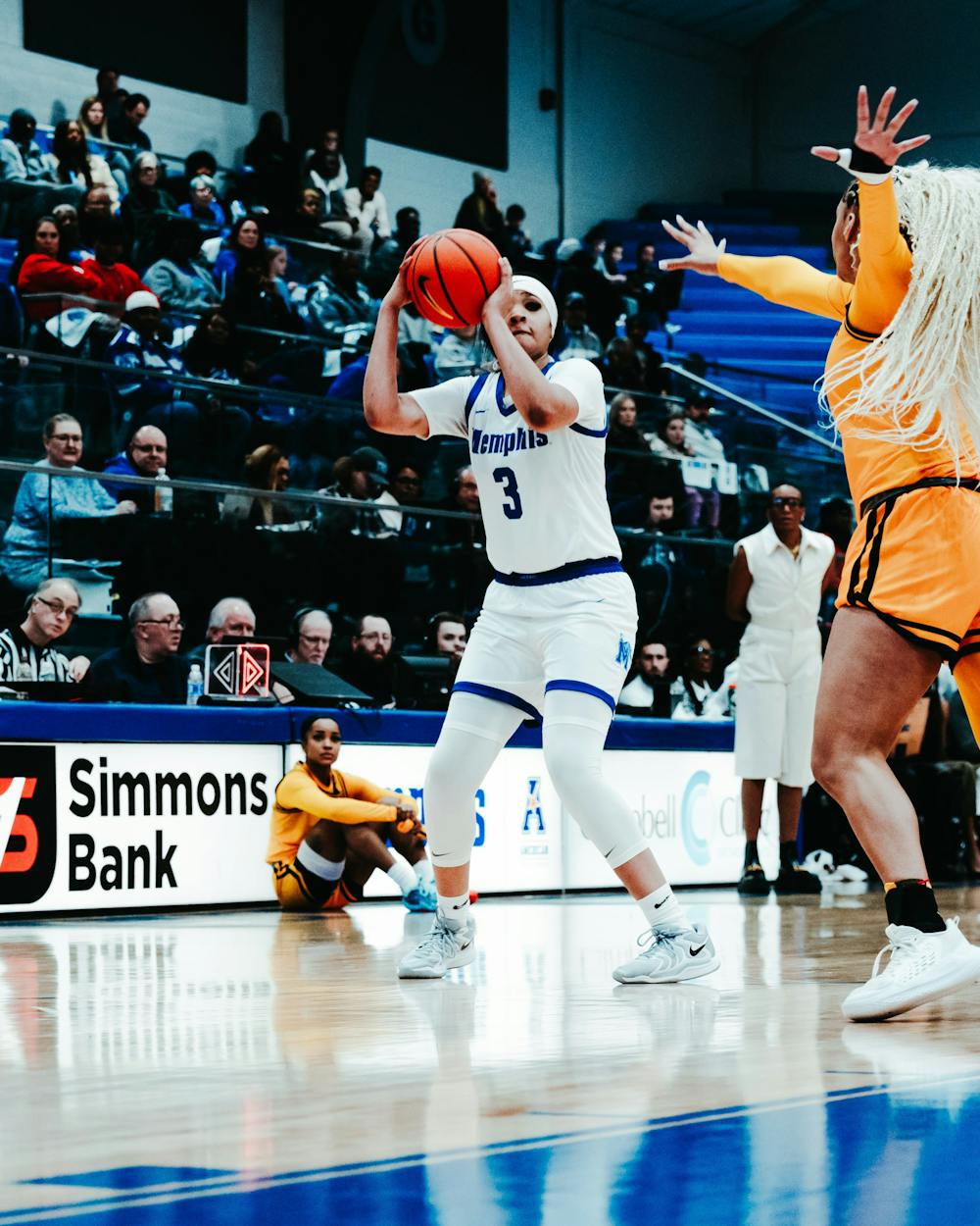 <p>Elauna Eaton shoots a three in Memphis&#x27; win over Whichita State.﻿</p>