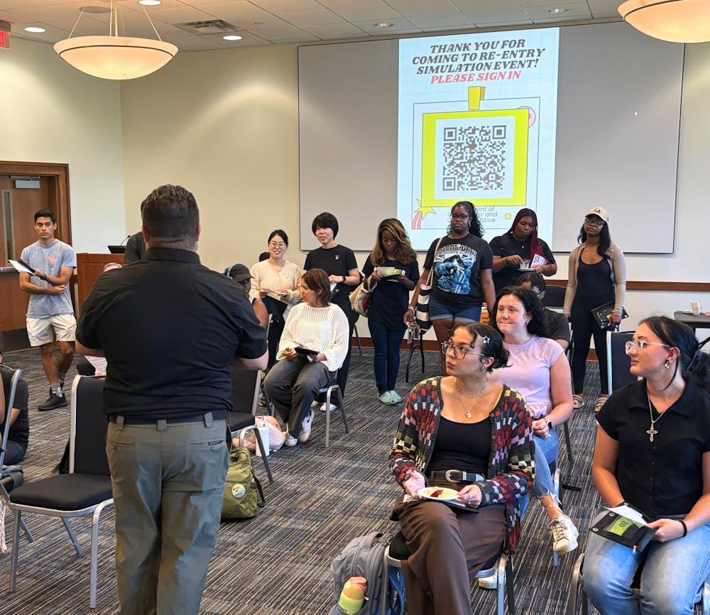 <p>An instructor guides participants through the instructions before the simulation.﻿</p>