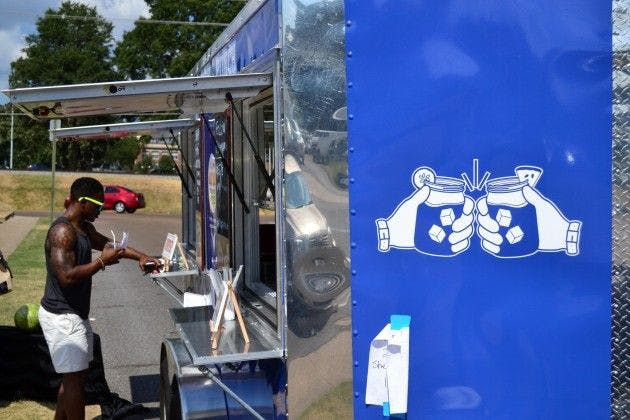 Local food truck seeks to unite community with healthy alternatives