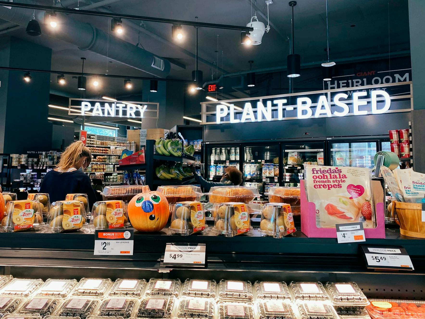 DININGGUIDE_grocerystores-2.jpg