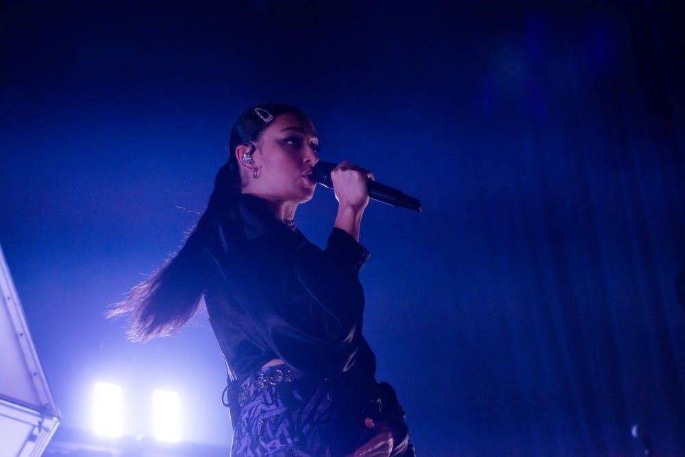 charli-xcx-union-transfer-mona-lee-3